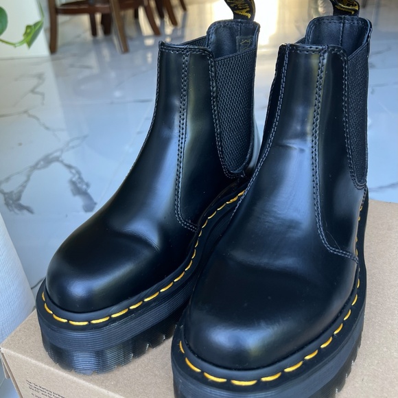 Doc Martens 2976 BEX Smooth Leather Chelsea Boots | Size 36 | Like New - Picture 9 of 10